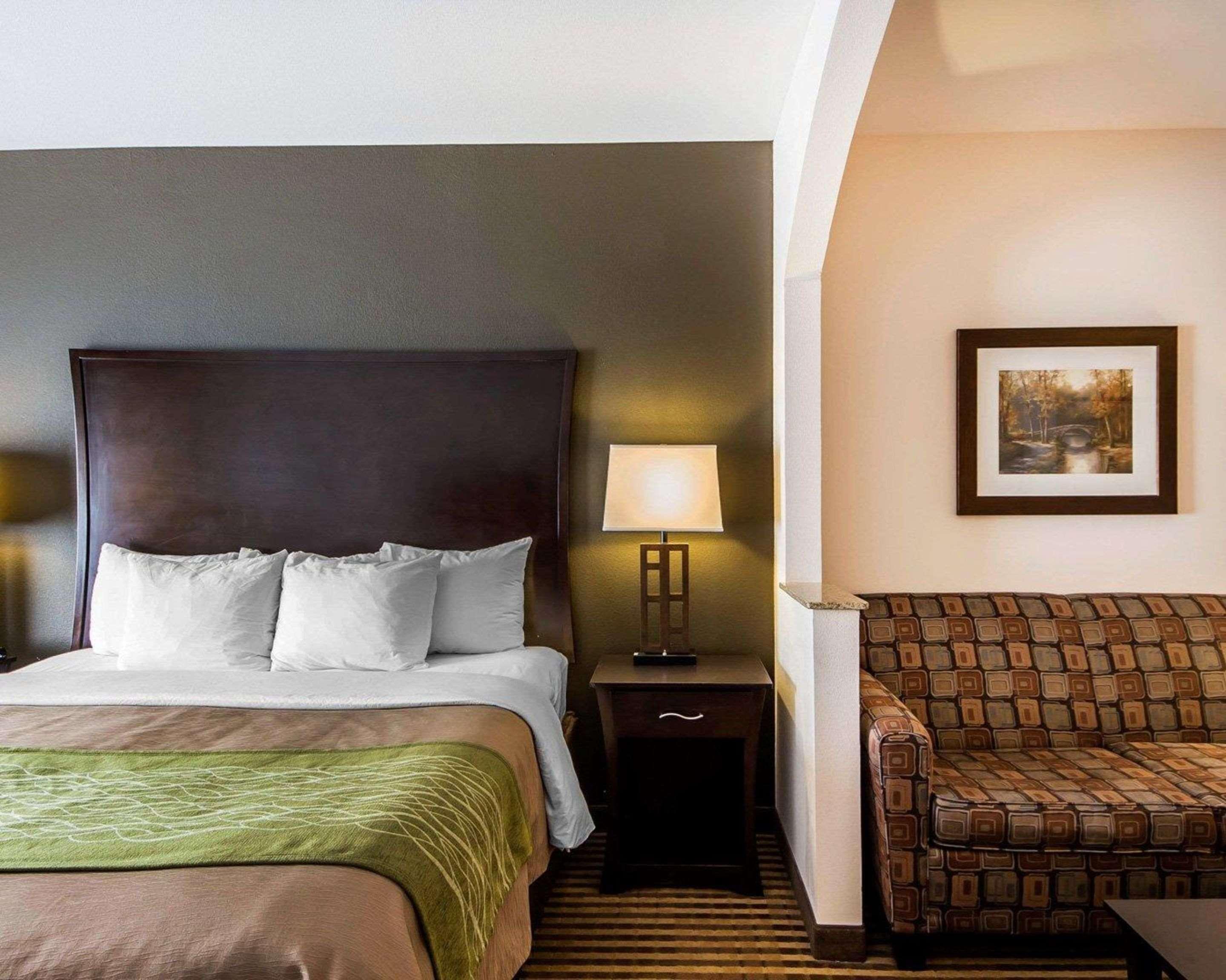 Alva Comfort Inn & Suites מראה חיצוני תמונה