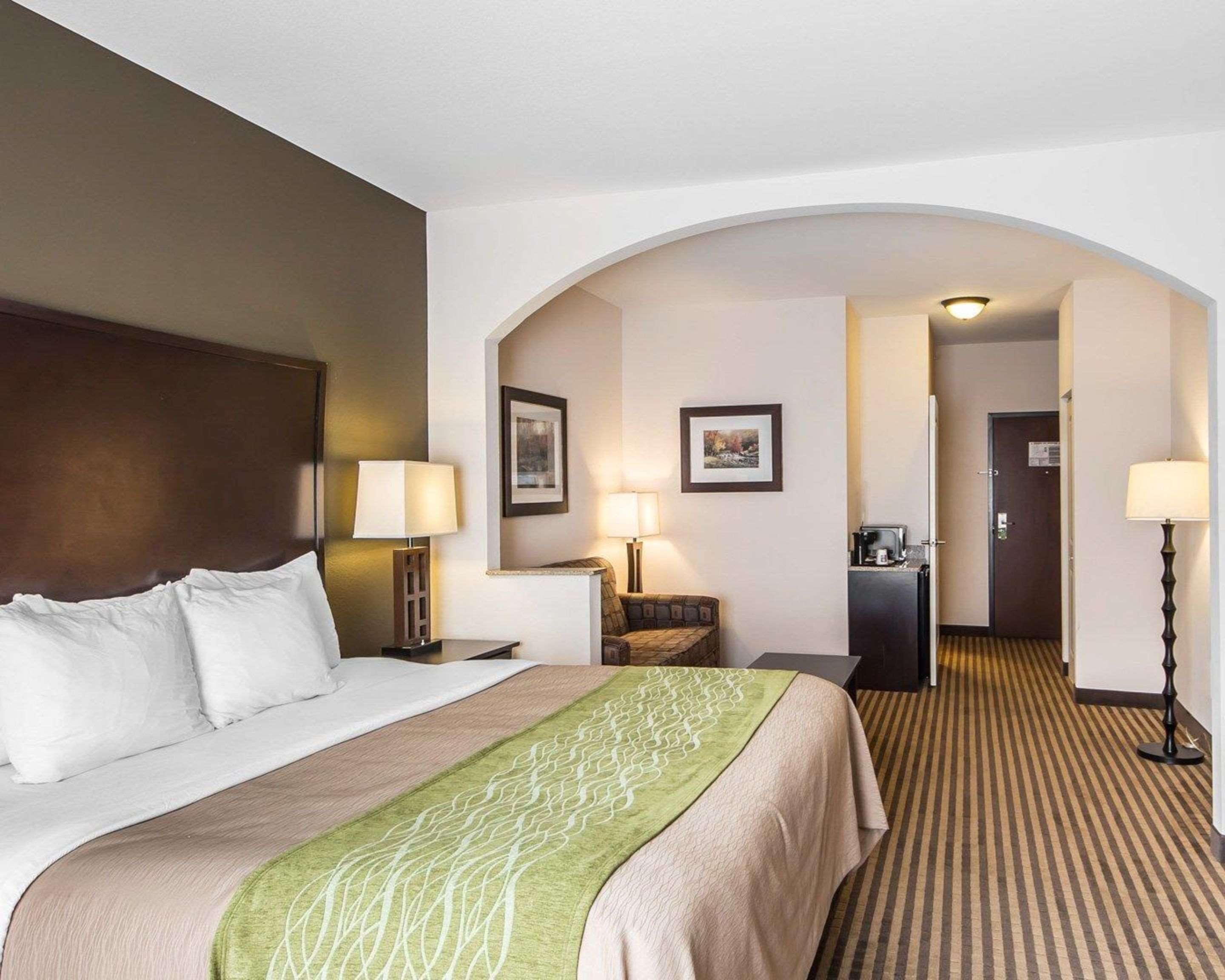 Alva Comfort Inn & Suites מראה חיצוני תמונה
