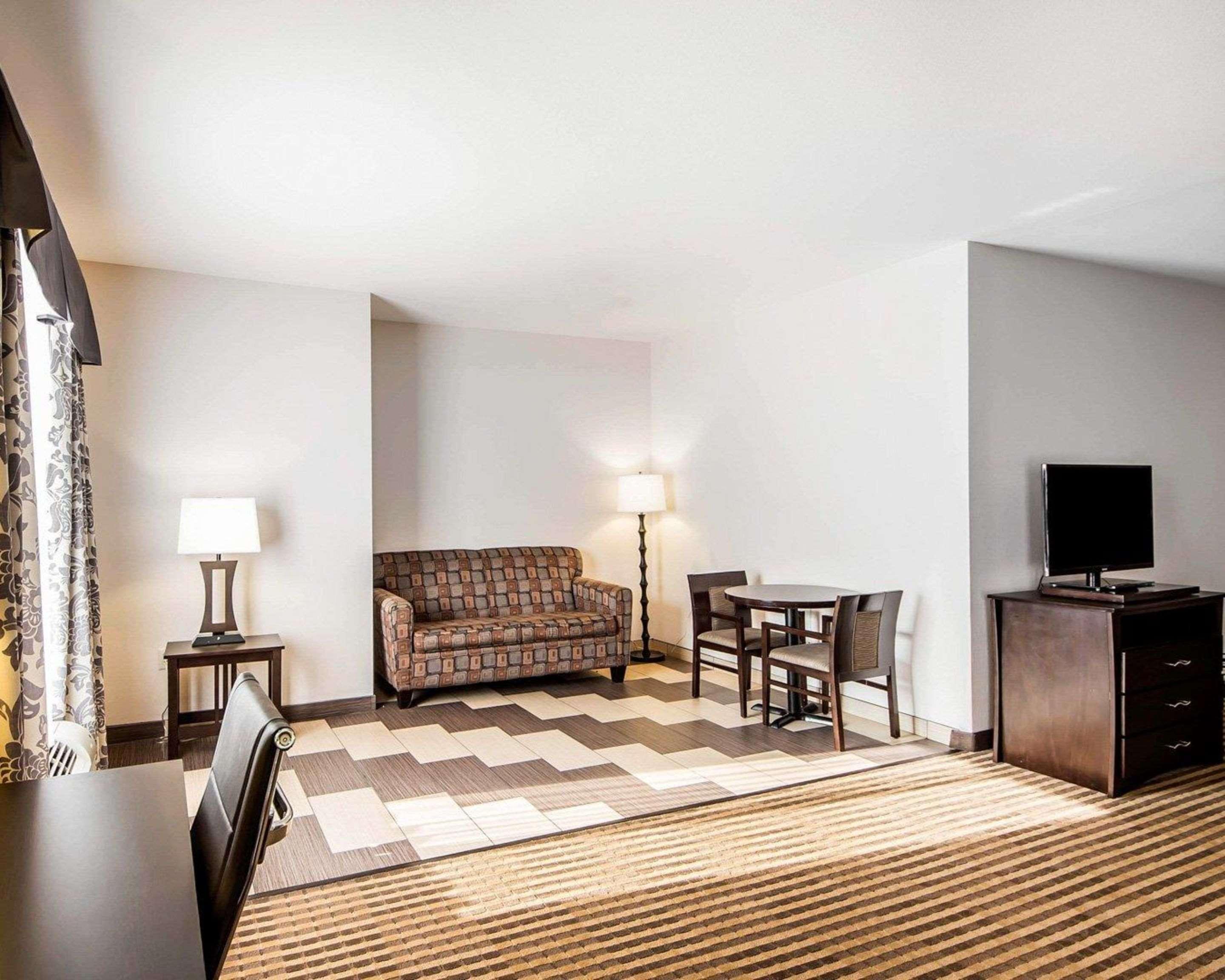 Alva Comfort Inn & Suites מראה חיצוני תמונה