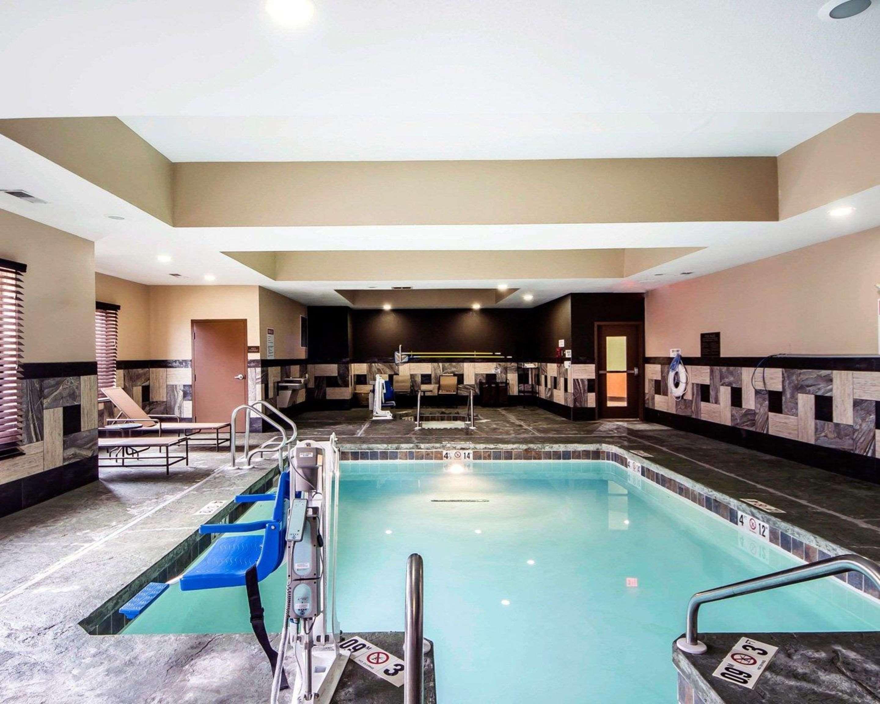 Alva Comfort Inn & Suites מראה חיצוני תמונה