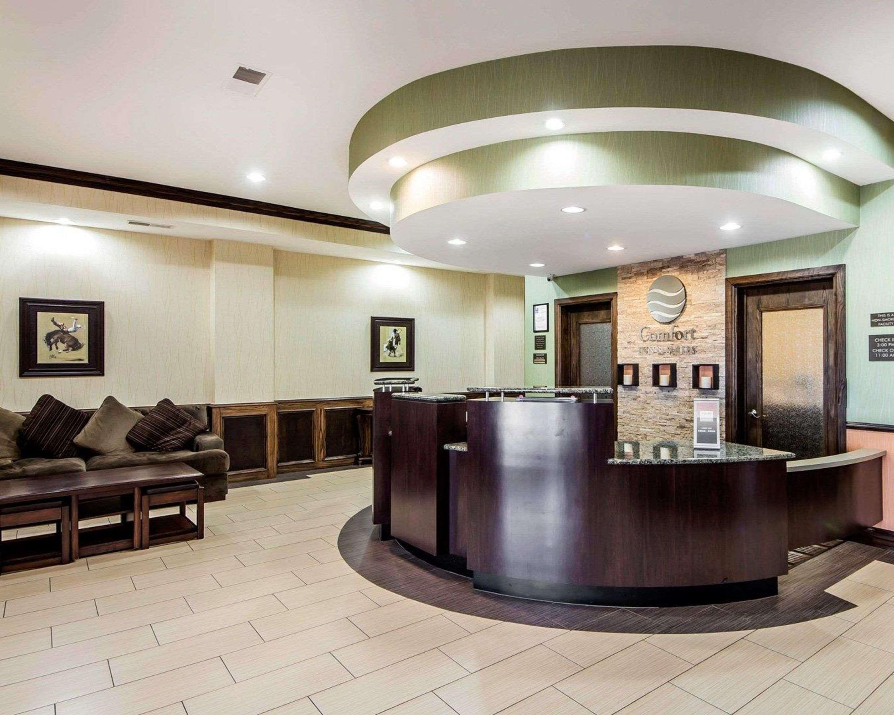 Alva Comfort Inn & Suites מראה חיצוני תמונה