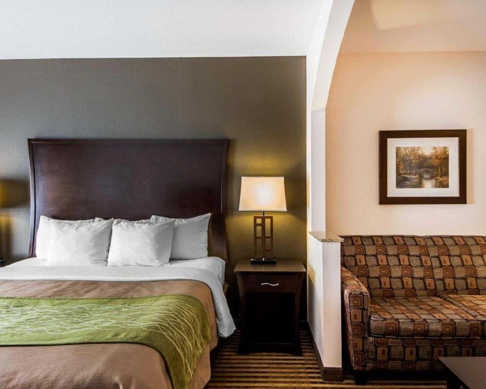 Alva Comfort Inn & Suites מראה חיצוני תמונה