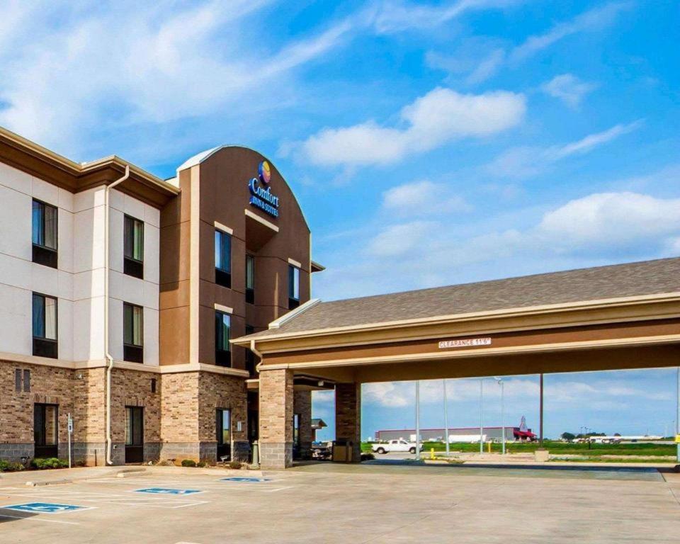 Alva Comfort Inn & Suites מראה חיצוני תמונה